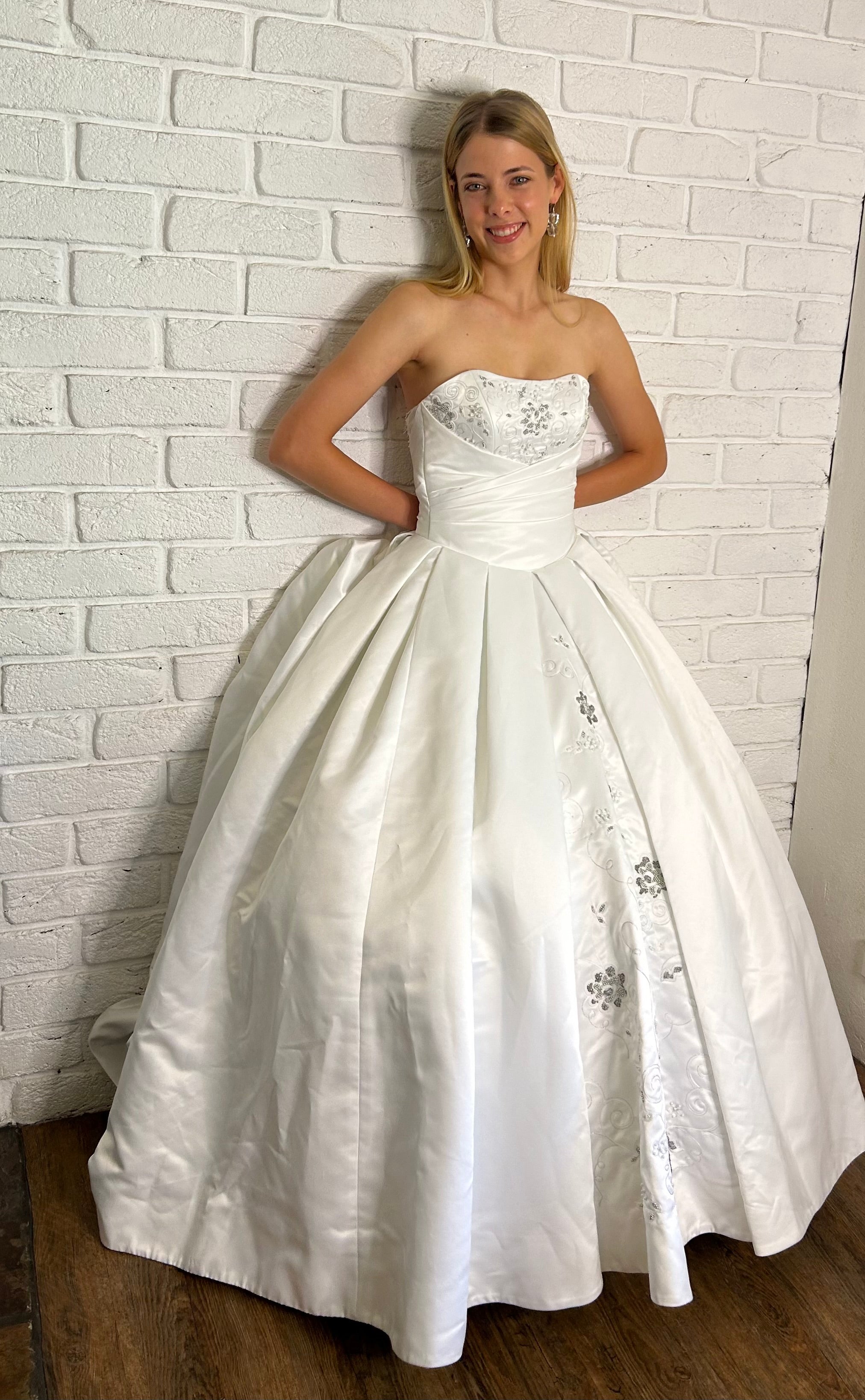 Galleria Couture - Antulov Raphael