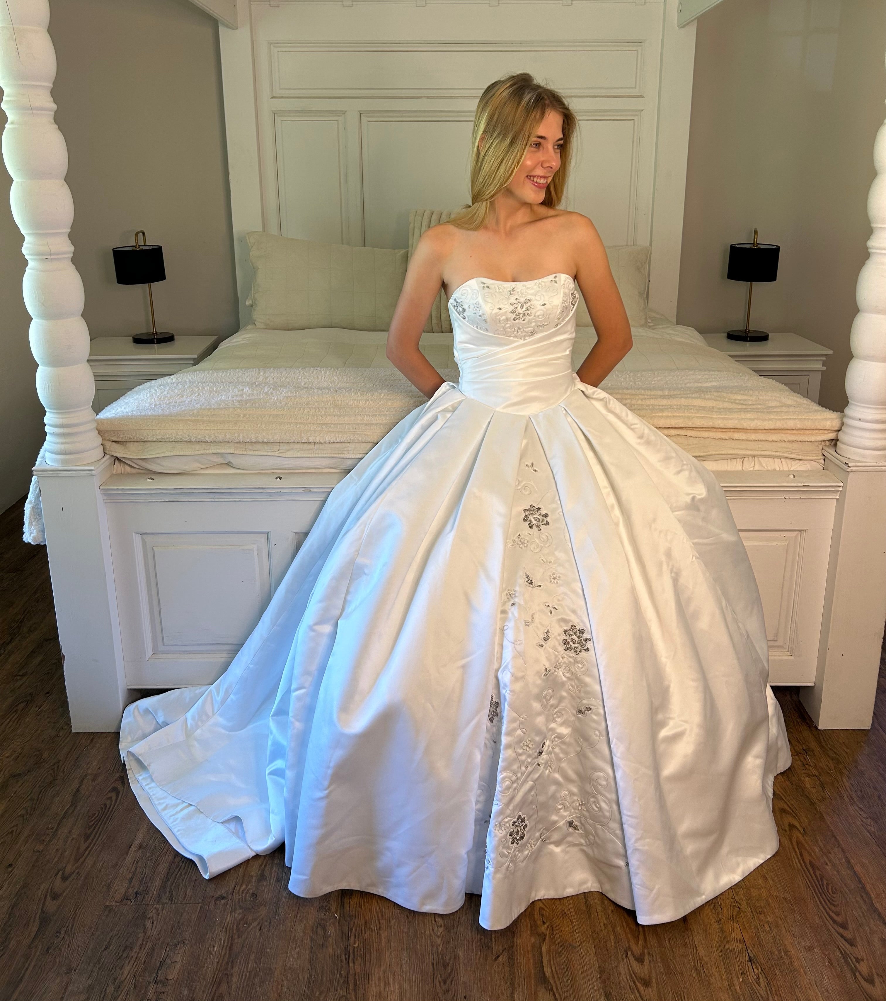 Galleria Couture - Antulov Raphael