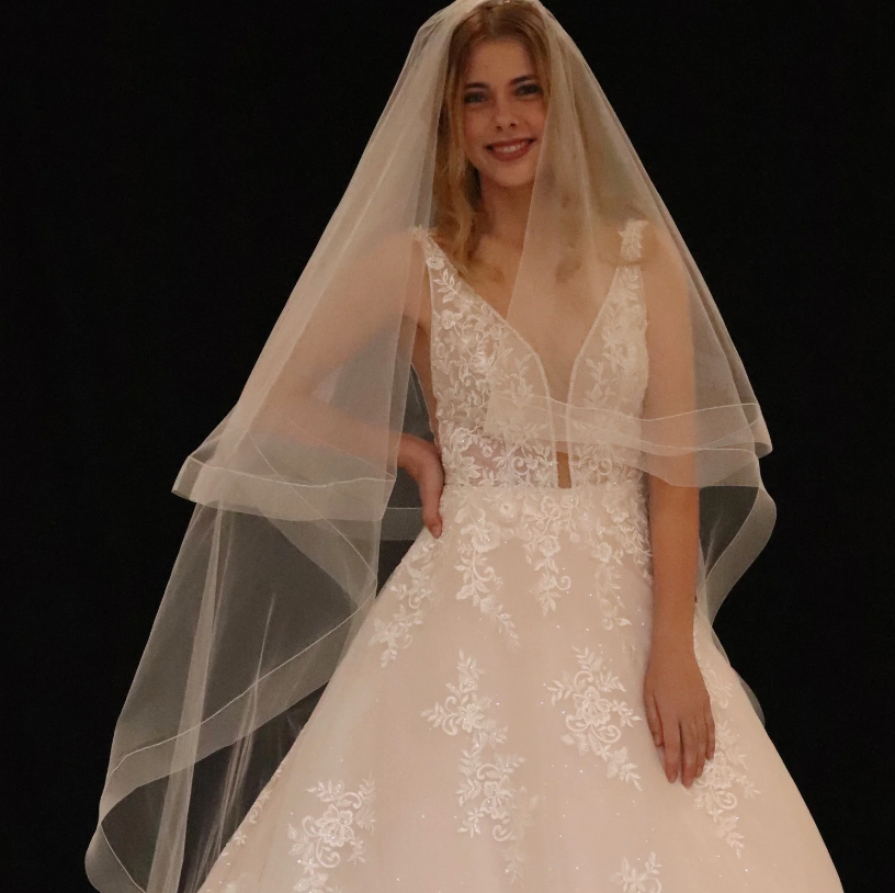 Maggie Sottero wedding dress hire Perth – finely boned bodice, luxurious full tulle skirt, AU4-6