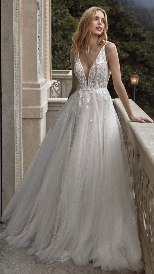 Nicole Milano - Aswan