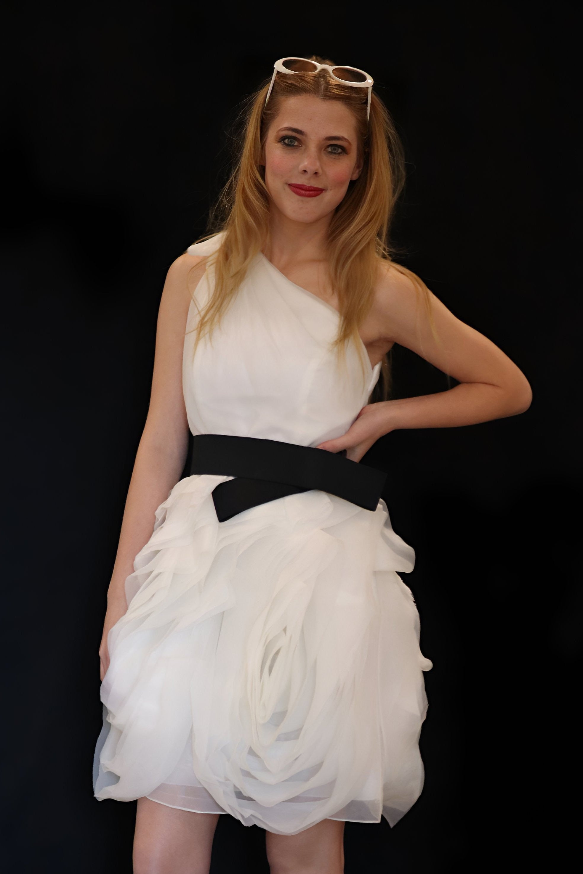 Vera Wang wedding dress hire Perth – dramatic, demure, ultra extravagant gown, fits AU4-8