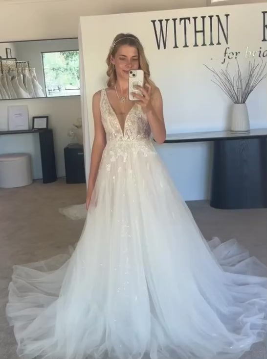 Nicole Milano - Aswan